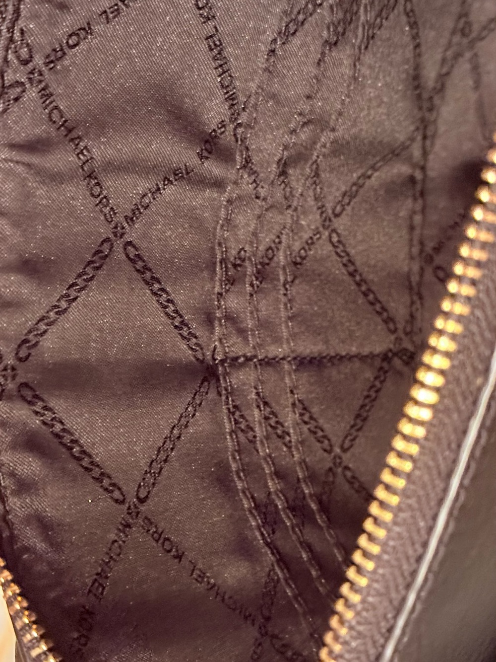 Michael Kors Elegant Black Crossbody Bag - Picture 7 of 8